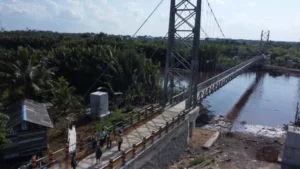 jembatan gantung di kalbar