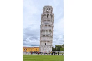 menara pisa tahan gempa