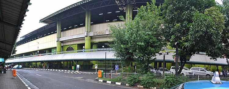 stasiun kereta api keren
