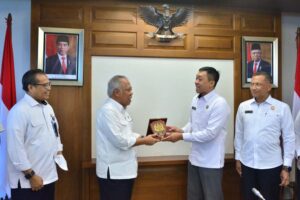 Menteri PUPR Basuki Hadimuljono menerima kunjungan peserta didik Kuliah Kerja Profesi Sespimti Polri.