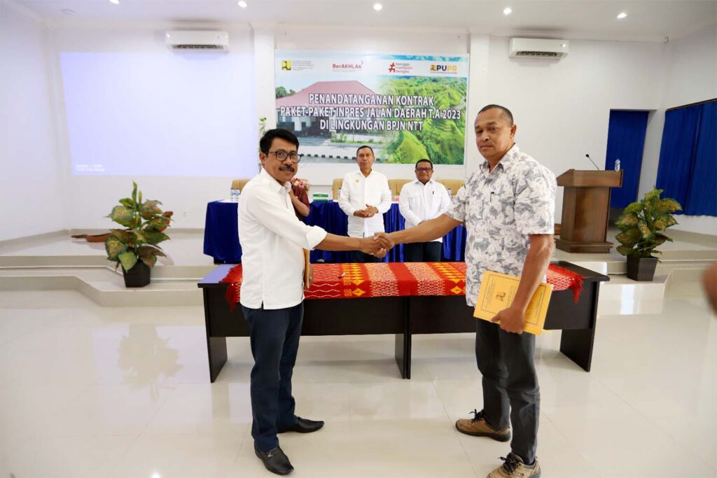 Penandatanganan Kontrak Paket IJD di NTT, Ndona-Aekipa. | Dok. BPJN NTT