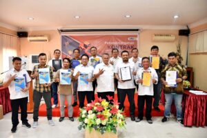 Penandatanganan Proyek Inpres Jalan Daerah BPJN Sulteng. | Dok. BPJN Sulteng