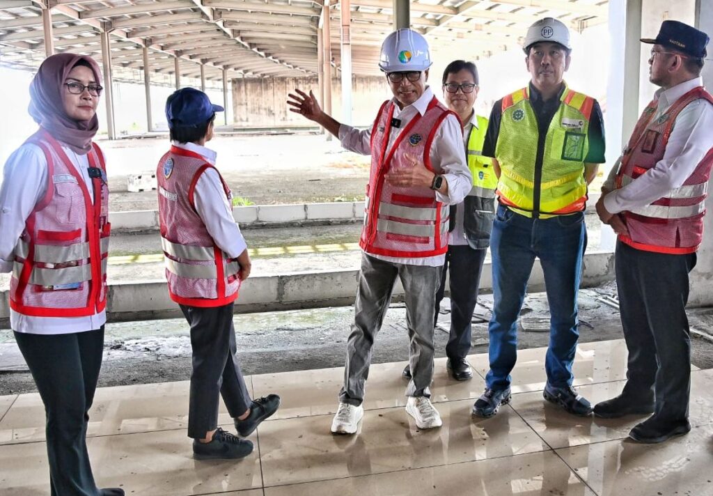 Menteri Perhubungan Budi Karya Sumadi meninjau revitalisasi Bandara Soekarno-Hatta. | Dok. Kemenhub