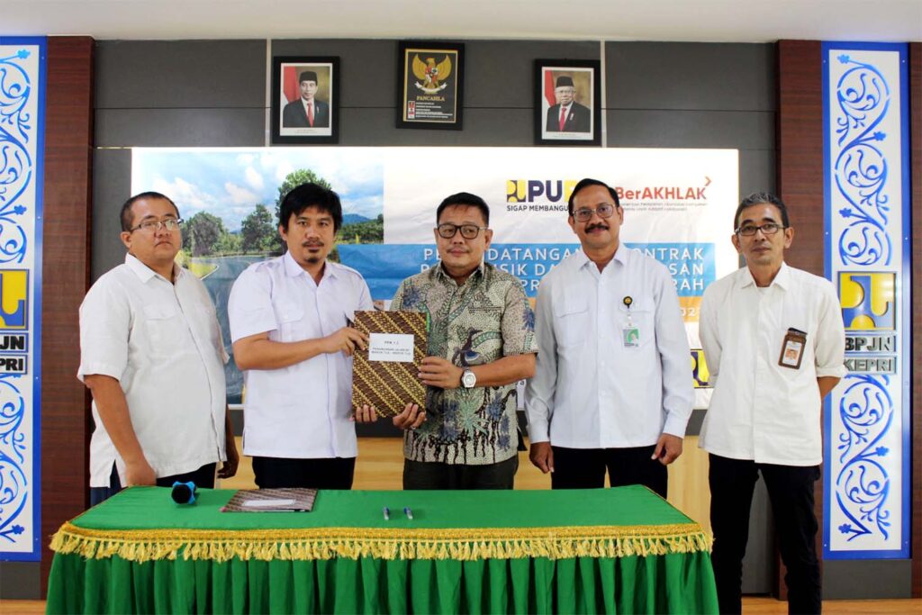 Penandatanganan Kontrak IJD BPJN Kepri. | Dok. BPJN Kepri