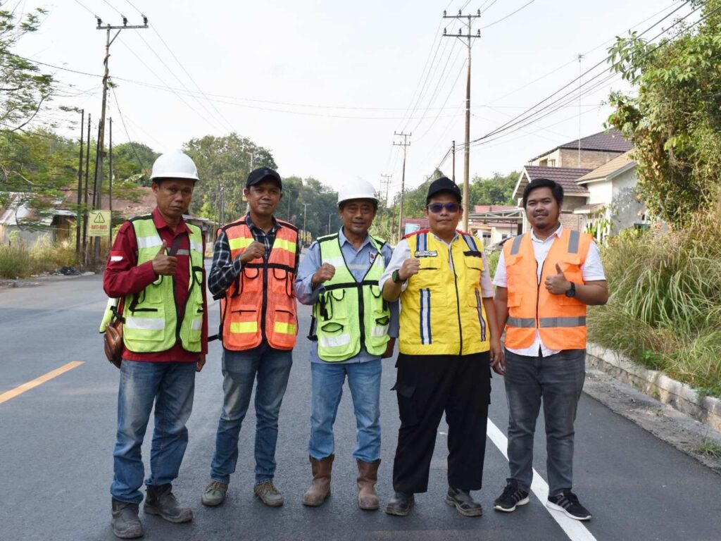 PPK 2.1 Provinsi Kalimantan Selatan Riza Fauzan (kedua dari kanan). | MajalahLintas/Roy Afriansyah
