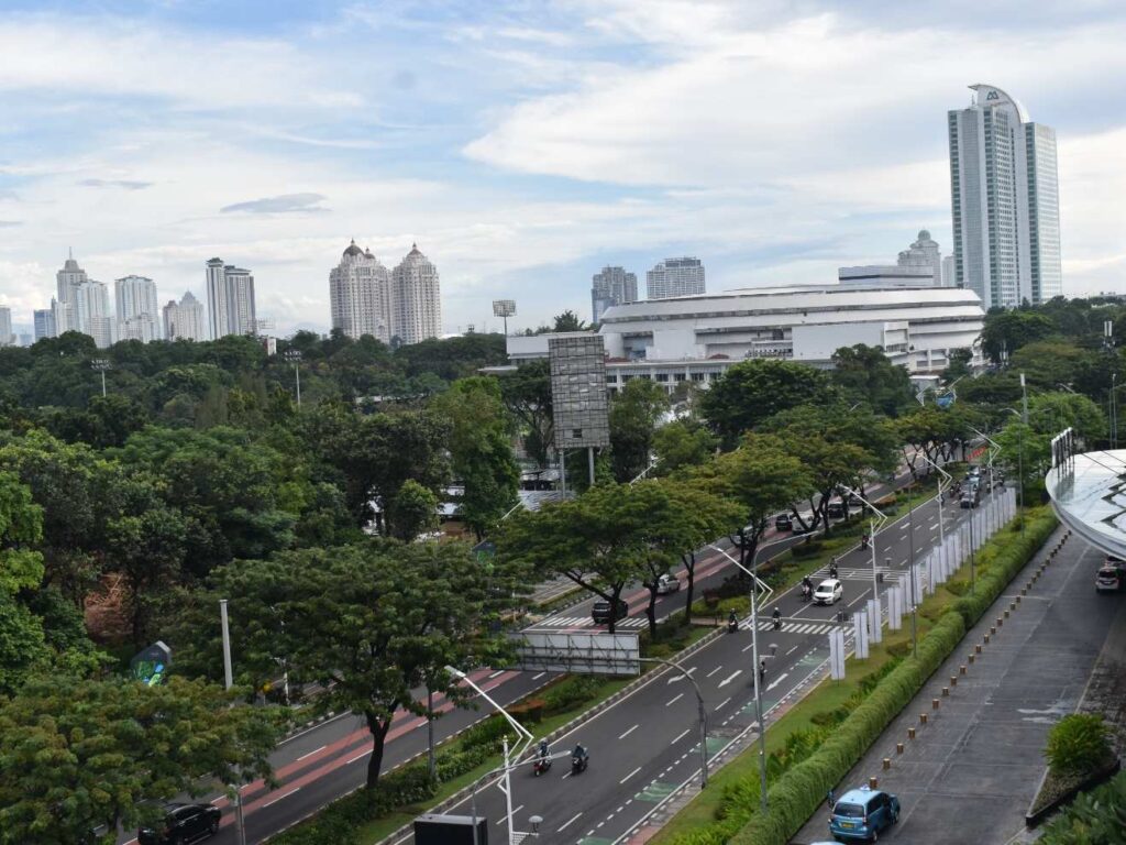 Indonesia Arena dilihat dari jauh. | Majalah Lintas/Roy Afriansyah
