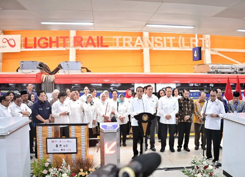 Presiden Jokowi meresmikan LRT Jabodebek. | Dok. Kemenhub