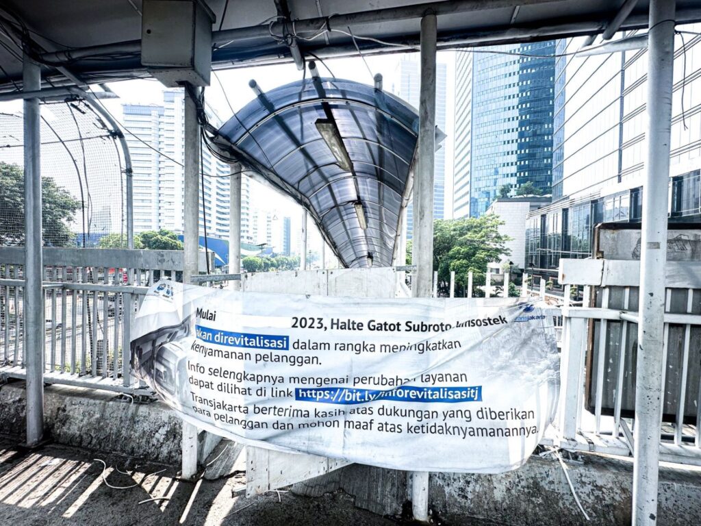 Halte bus Transjakarta Gatot Subroto Jamsostek  direvitalisasi. | Dok. Transjakarta