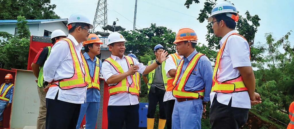Monev bersama Kepala BBPJN Papua Ir Osman H Marbun, MM, Satker PJN I Jayapura Saut P Munthe, ST, MM, MT,
PPK Jembatan Holtekamp Irfan Hidayat, ST, MT.