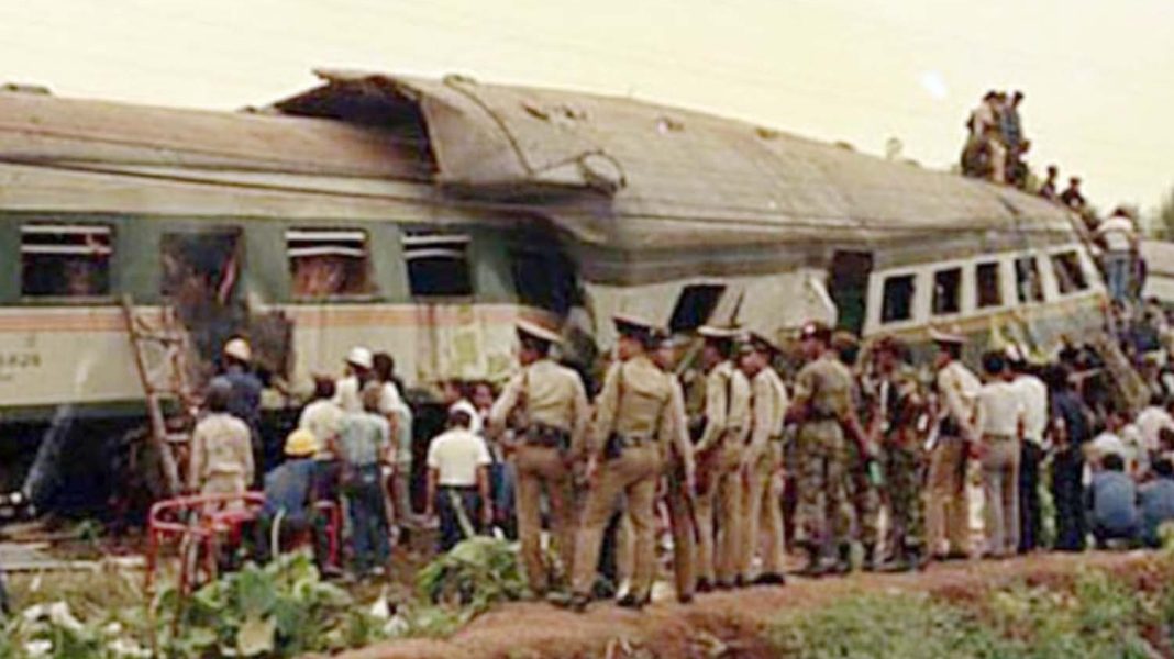 Suasana setelah terjadiinya kecelakaan kereta api di Bintaro, Senin (19/10/1987). | Dok. Istimewa