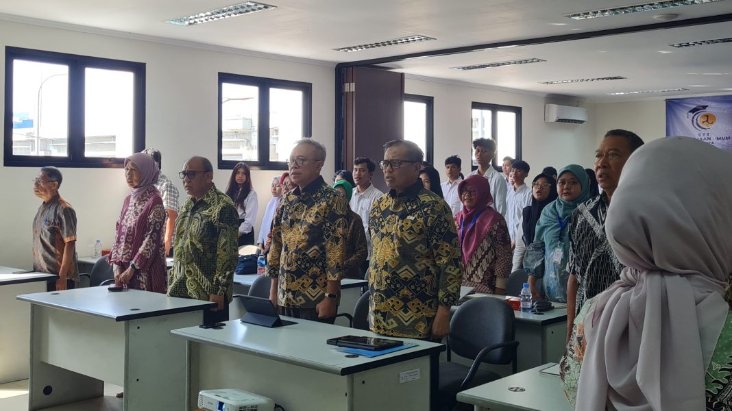 Sekjen PUPR Ir. Mohammad Zainal Fatah di dampingi Ketua STT PU Arie Setiadi Moerwanto | Foto : M. Alif Syahdila R