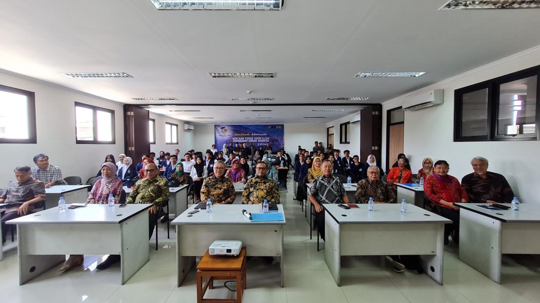 Foto Bersama Hadirin Kuliah Umum STT PU | Foto : M. Alif Syahdila R