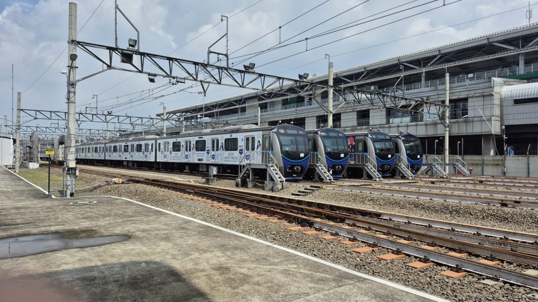 Rangkaian Kereta MRT berada di dalam Depo MRT Lebak Bulus. Dok : LINTAS/M. Alif Syahdila R