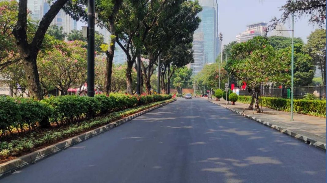 Ruas jalan di kawasan Gelora Bung Karno yang merupakan akses ke JCC, tempat pelaksanaan KTT Ke-43 ASEAN sudah selesai dipreservasi. | Dok. BBPJN DKI-Jabar