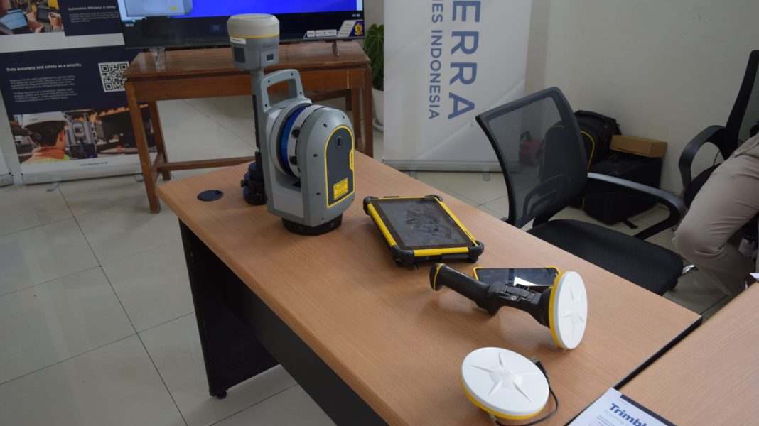 Trimble Laser Scanner 3D untuk menangkap informasi dan data dari objek untuk digunakan sebagai analisis teknis dan pemodelan ulang. Dok : LINTAS/M.Alif Syahdila R