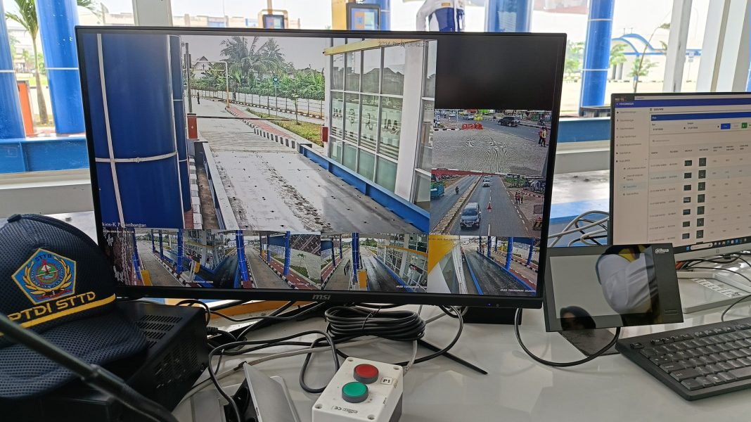 CCTV Pemantau WIM dan Alat Timbang. Foto :  Majalah Lintas/ M. Alif Syahdila R
