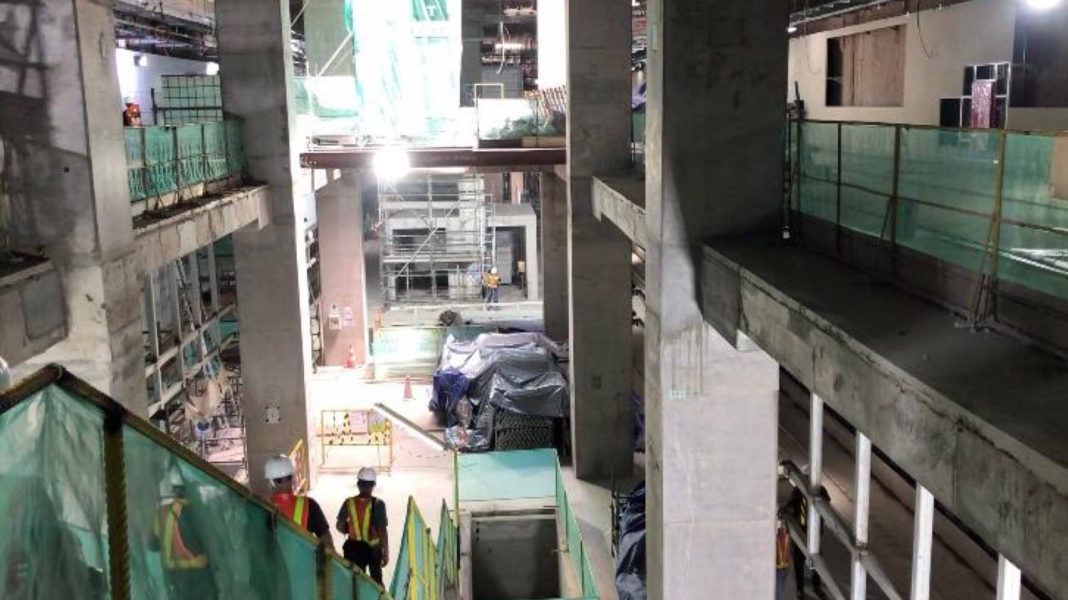 Menuju ke bawah terowongan MRT CP 201 Fase 2, Monas, Kamis (25/1/2024).