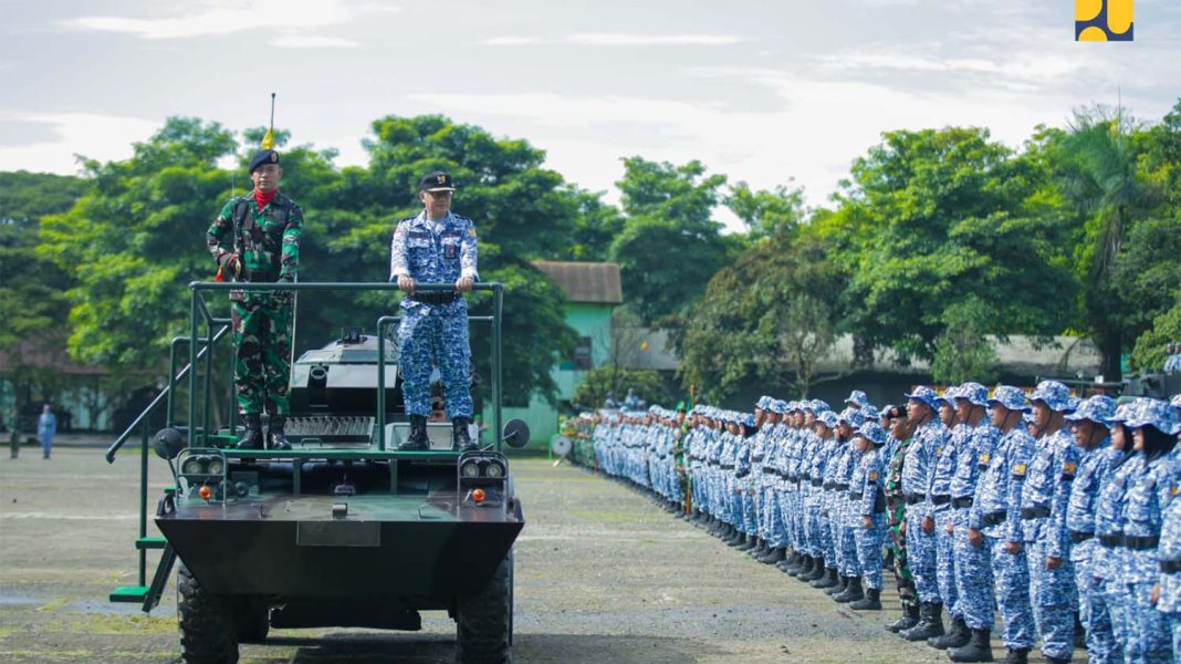 Pemeriksaan barisan peserta pelatihan bela negara ASN Kementerian PUPR Angkatan III di Bandung. | Dok. Kementerian PUPR