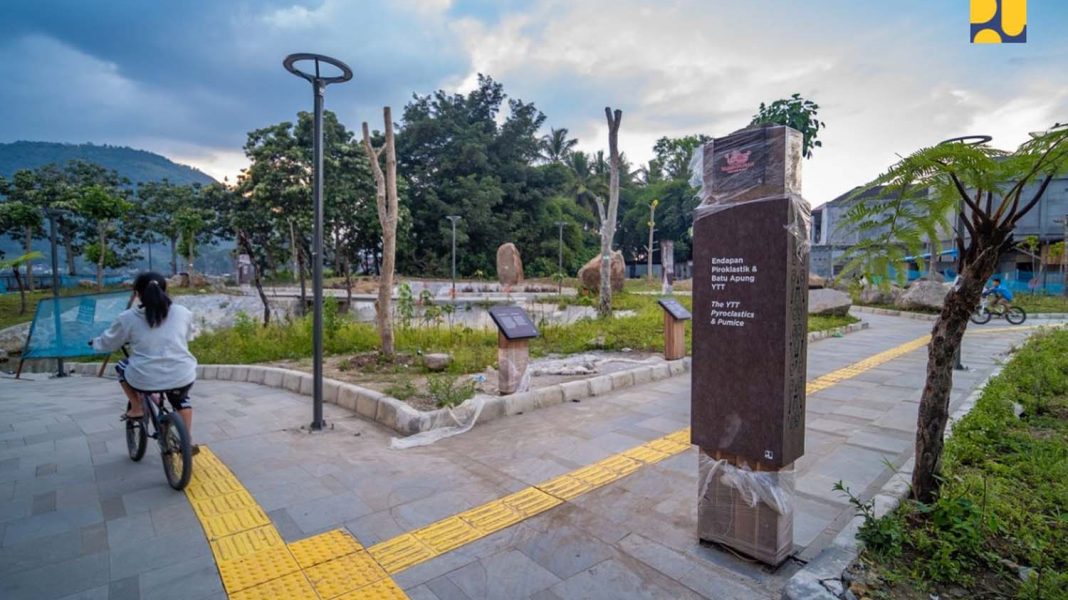 Warga bersepeda di WCP