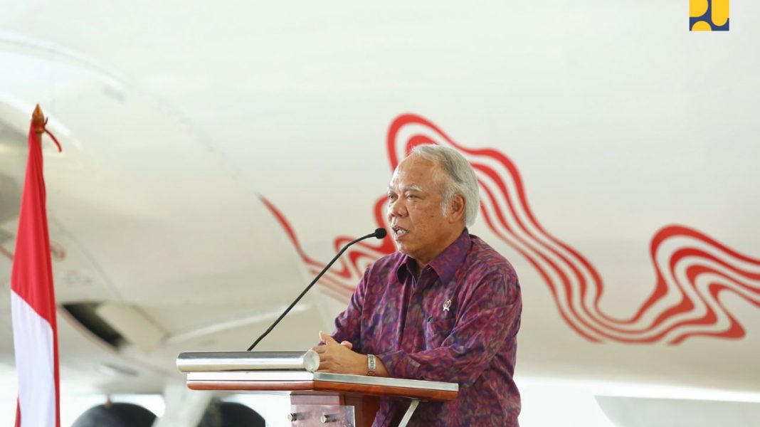Plt Kepala Otorita IKN Basuki Hadimuljono menyampaikan sambutan saat penandatanganan kerja sama antara OIKN dan Garuda Indonesia, Jumat (26/7/2024). | Dok. Kementerian PUPR