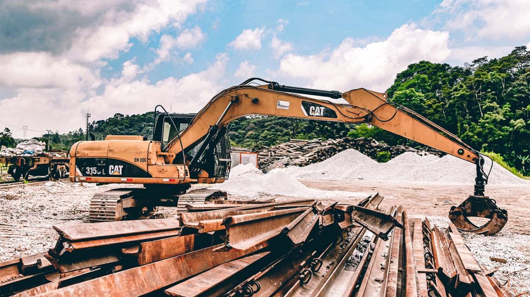 pexels-sergio-souza-3197978 Belalai besi